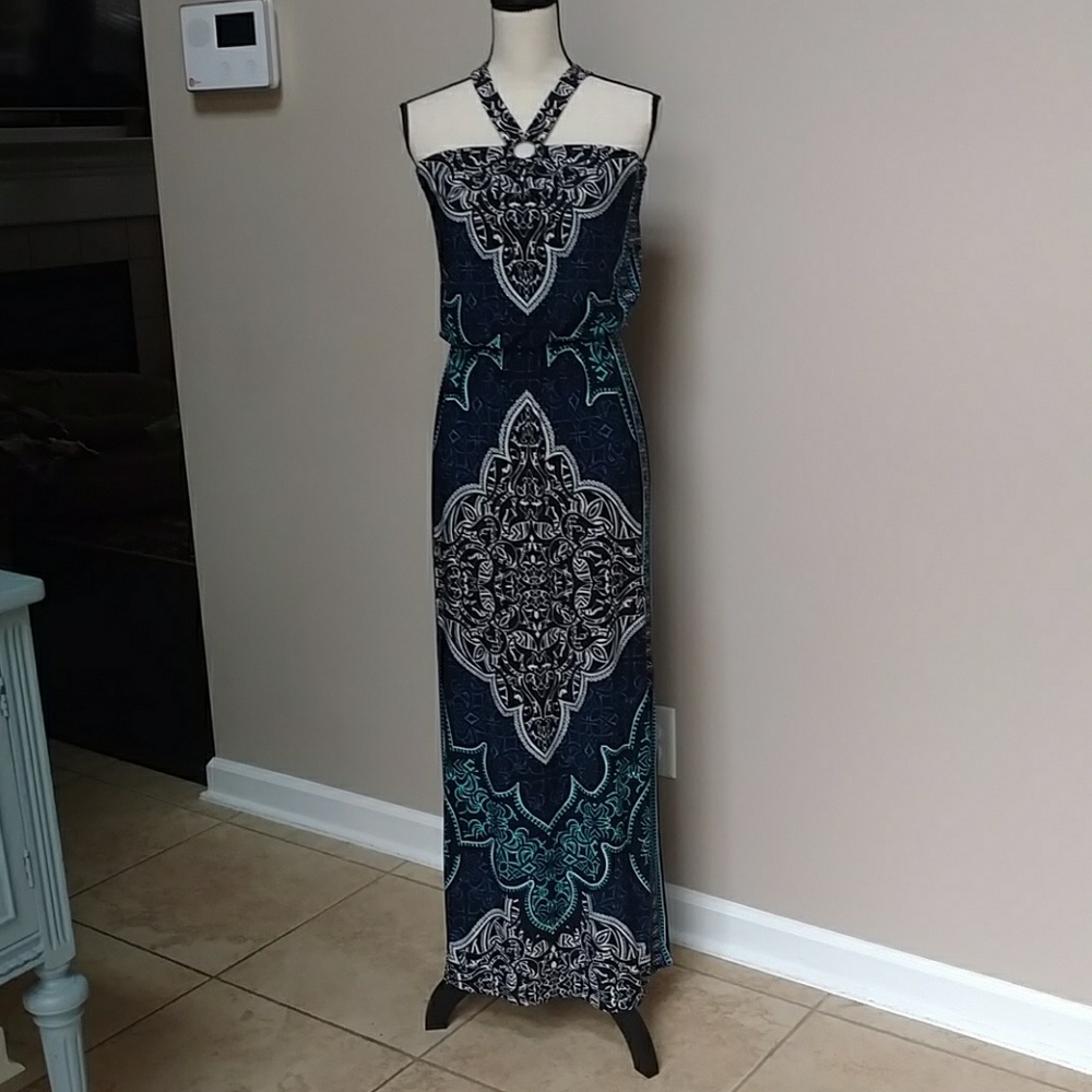 White House Black Market WHBM Medallion Maxi